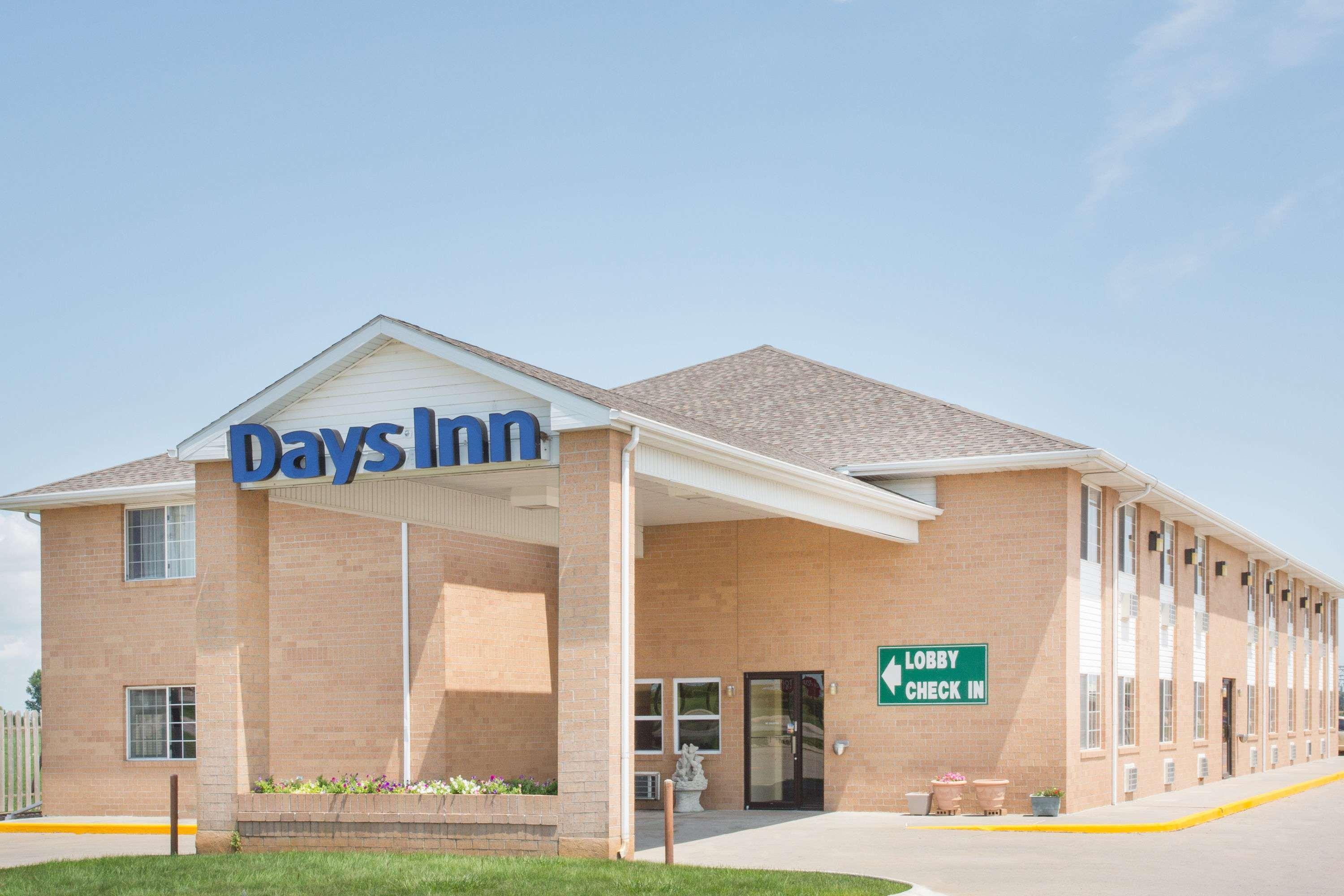 Days Inn By Wyndham Lexington Ne Exterior foto